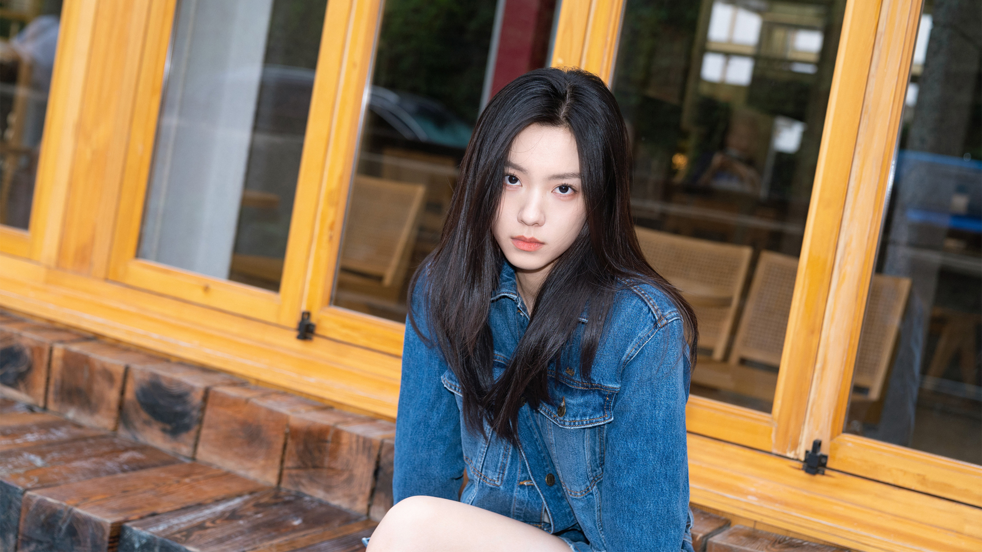 ['庄达菲高清写真性感女神壁纸电脑桌面下载']