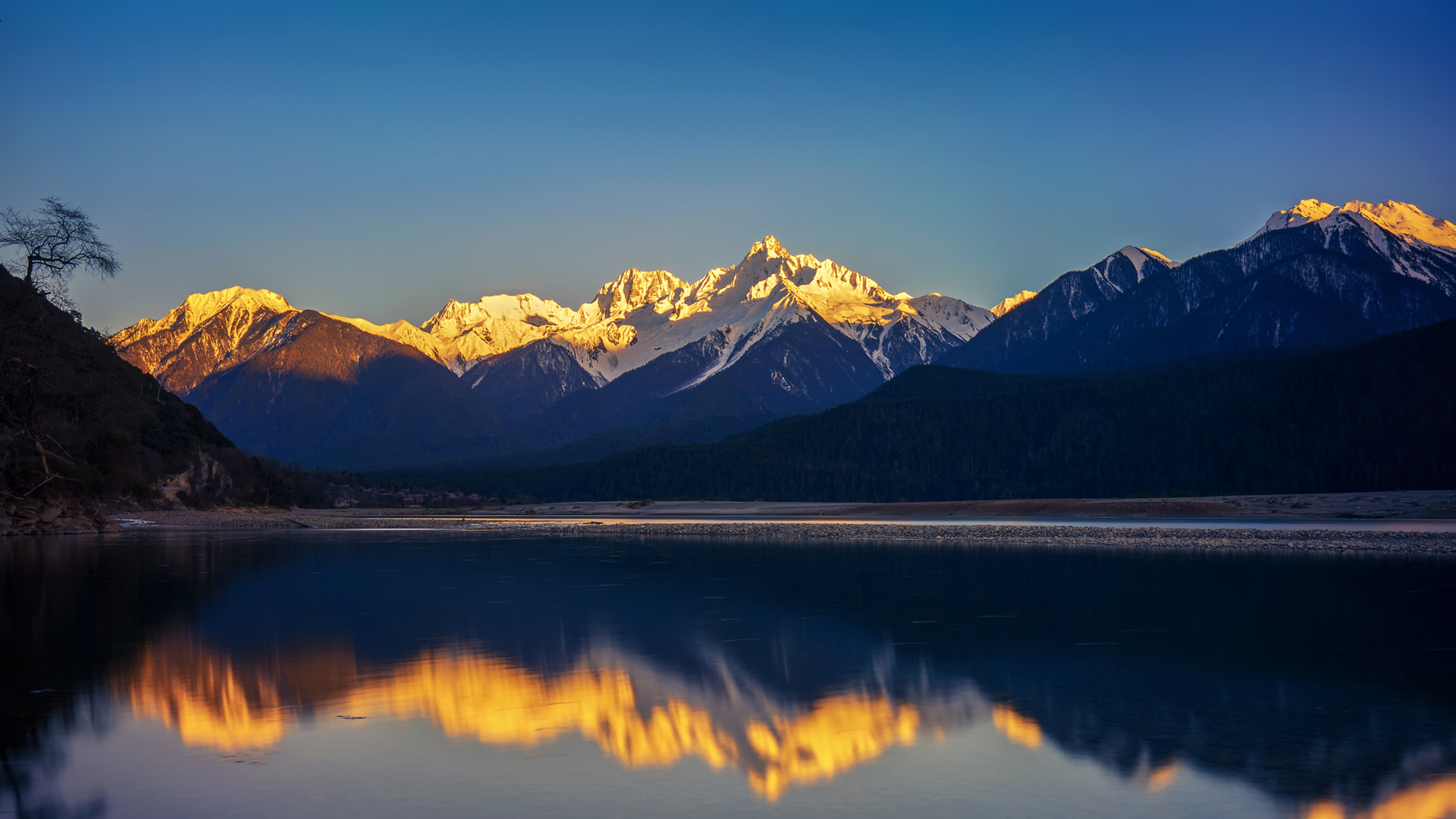 ['日照金山 高清壁纸 南迦巴瓦峰 贡嘎雪山 梅里雪山 自然风光']