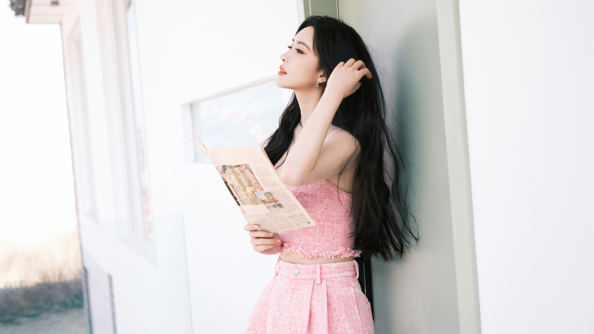 ['孟子义 长发侧脸 唯美 气质 古典雅韵 现代美感 壁纸']