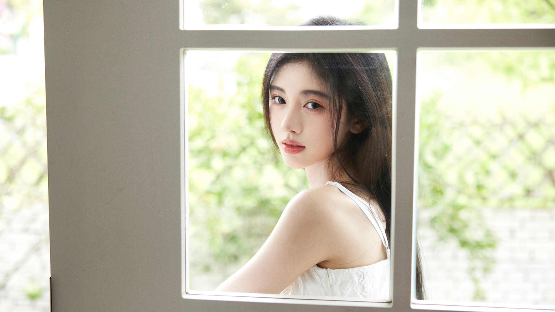 ['鞠婧祎 小清新 美女壁纸 高清 4K 电脑手机通用']