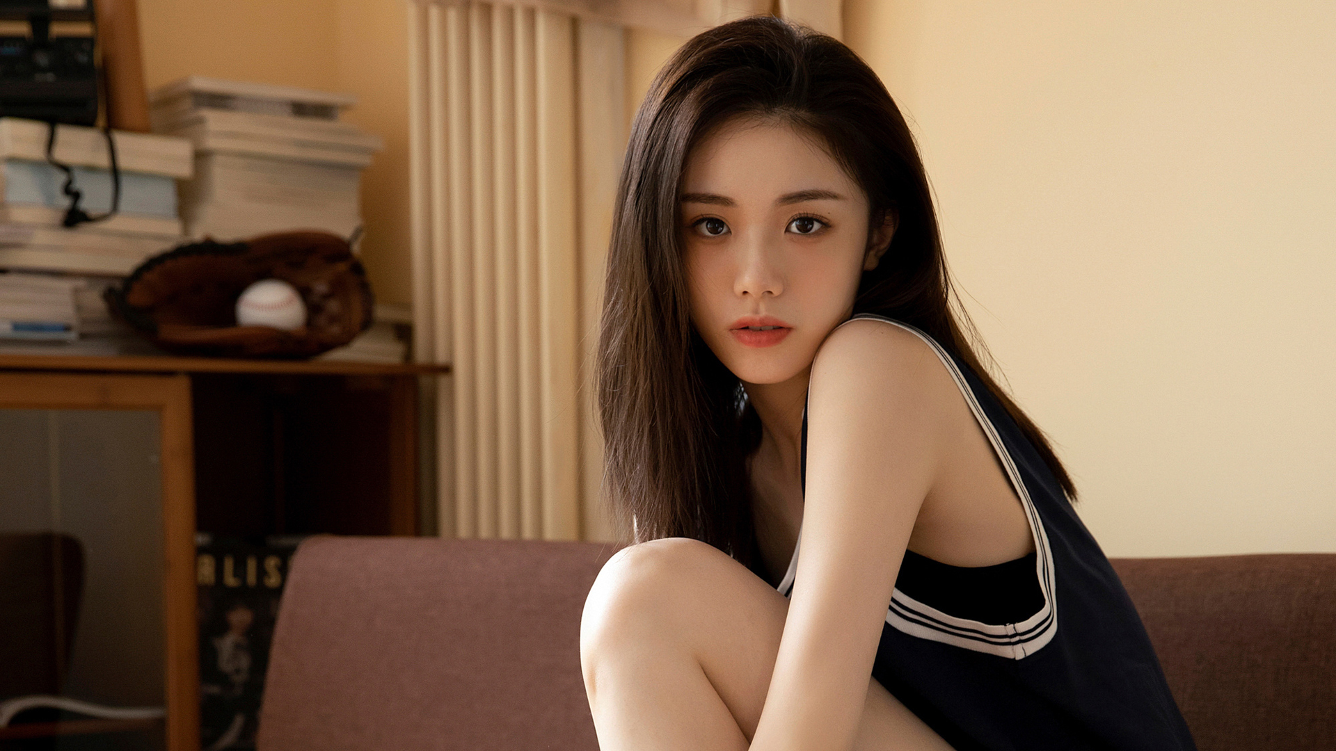 ['长发美女 运动装 高清壁纸 性感健身 桌面壁纸 时尚气质']