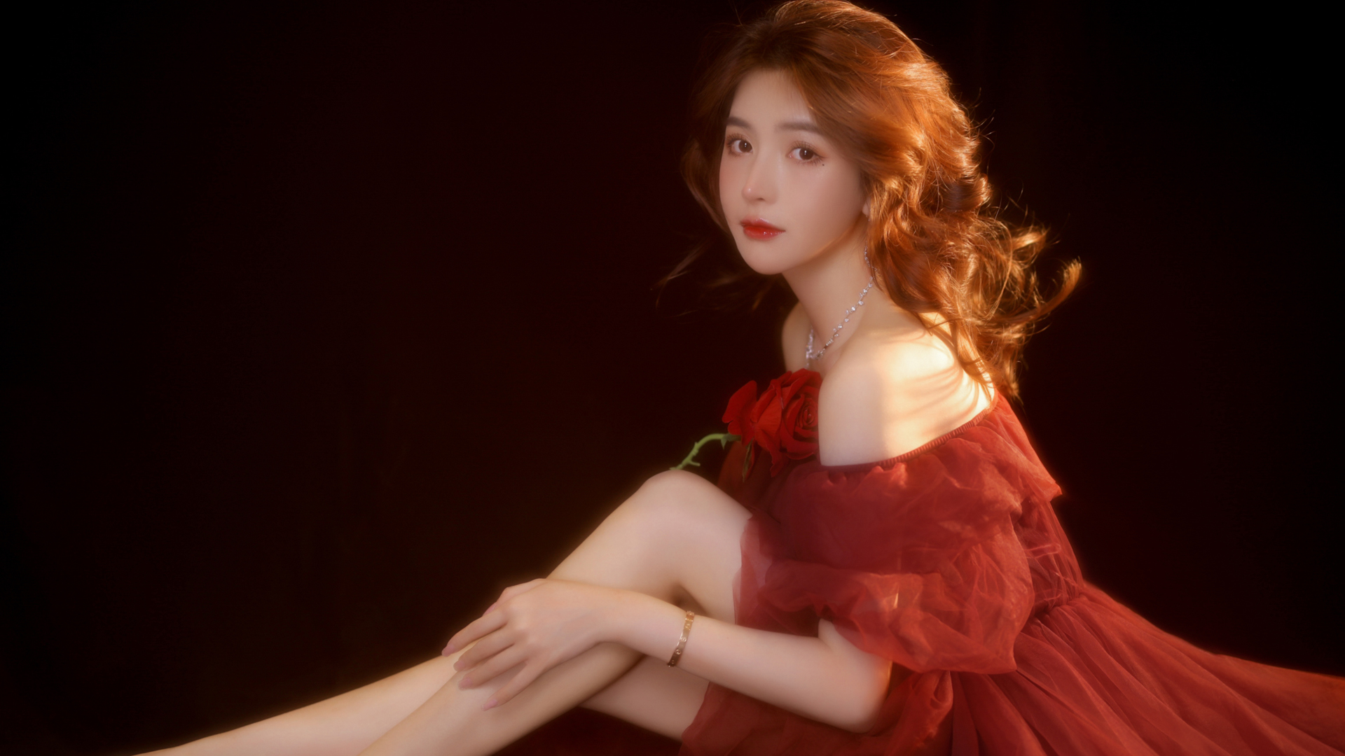 ['江亦祺 红色裙子礼服 玫瑰花 美女壁纸']