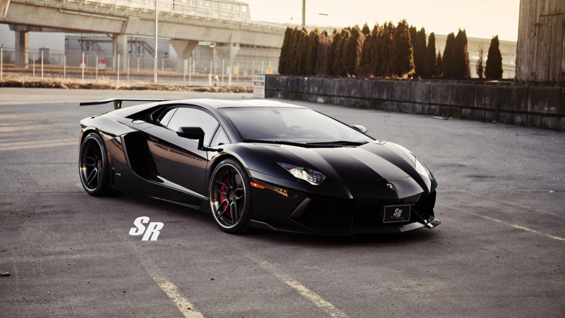 ['兰博基尼Aventador 黑色 改装 桌面壁纸']