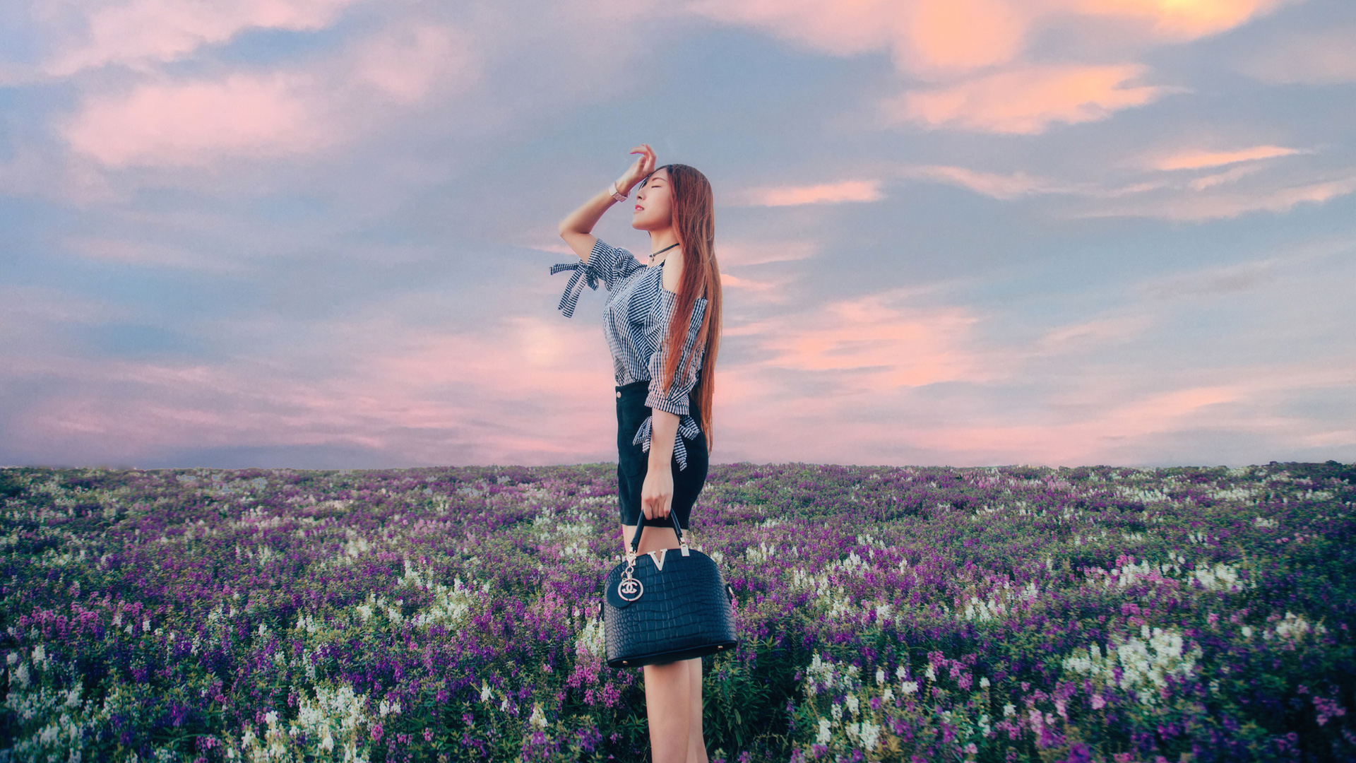 ['薰衣草花海 美女 唯美风景 高清壁纸']