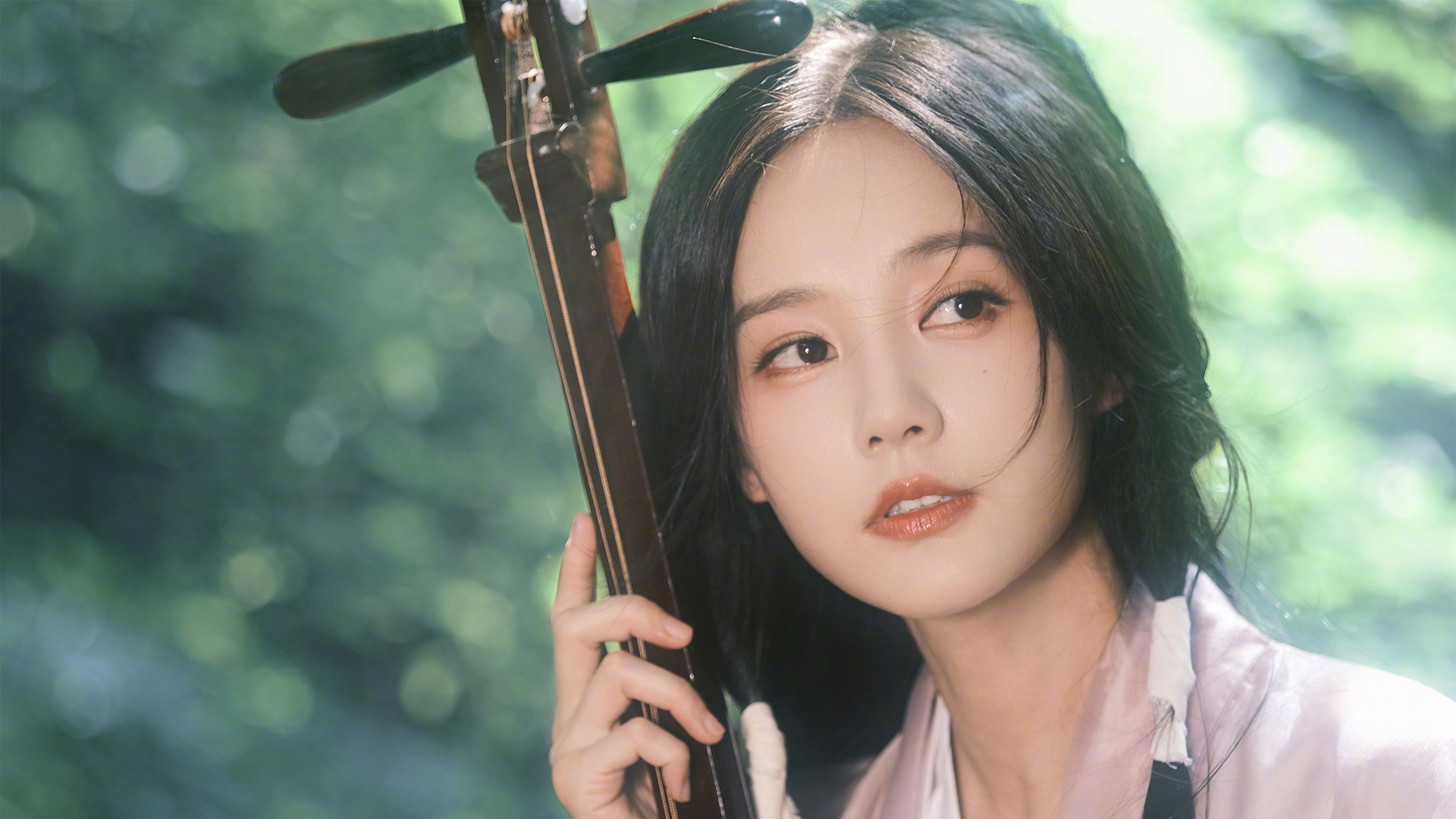 ['李一桐 古风 乐器 美女壁纸']