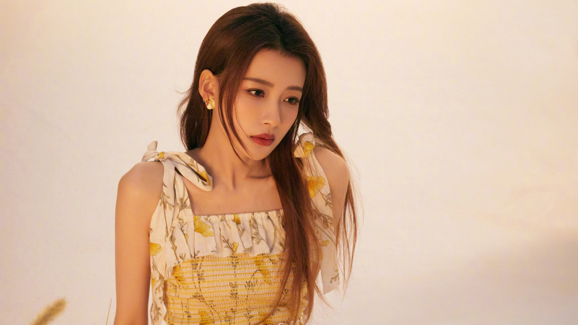 ['孙怡 高清壁纸 美女写真 壁纸合集']