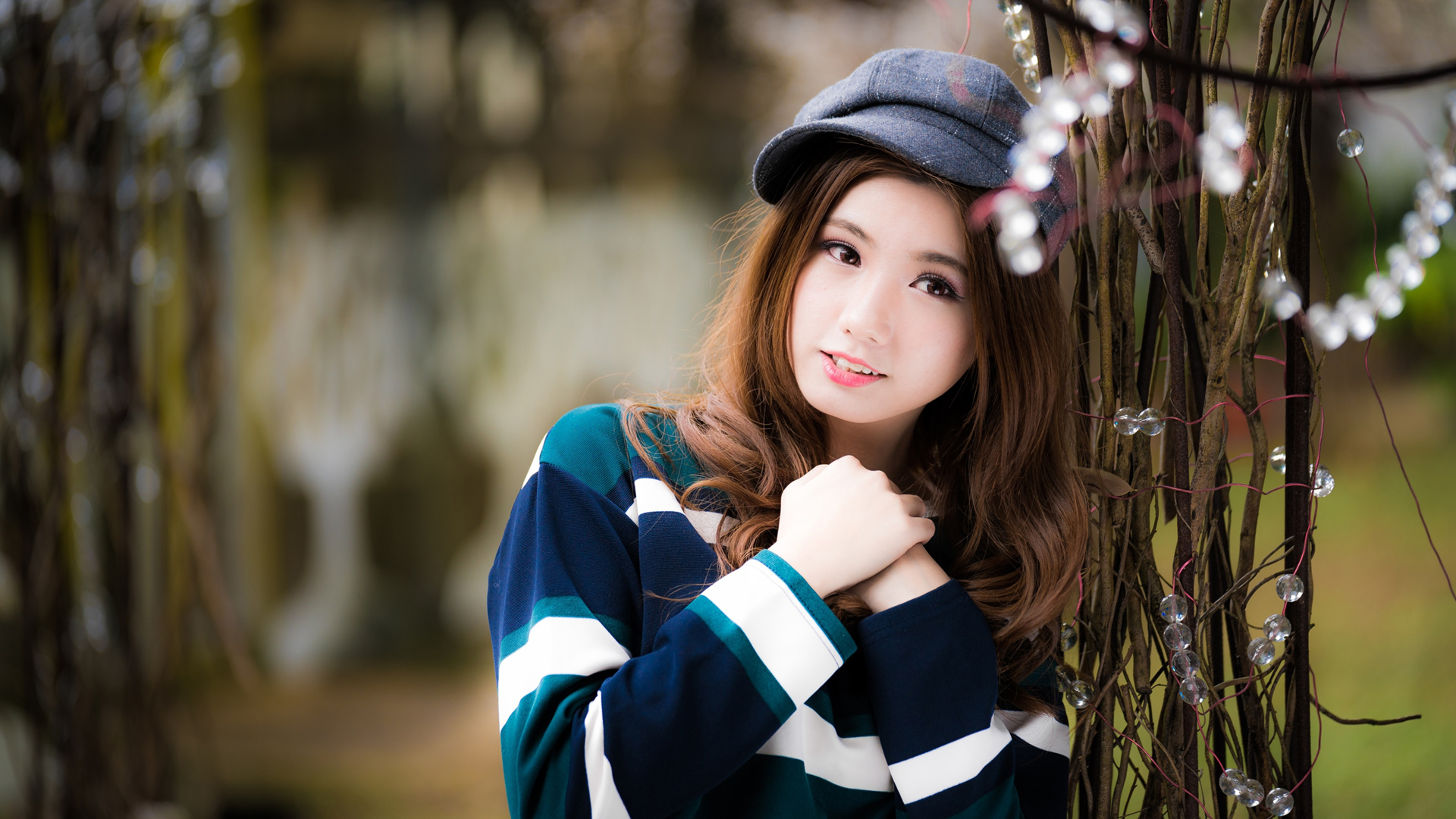 ['长发 清纯 帽子 美女 壁纸 高清 唯美 头像']
