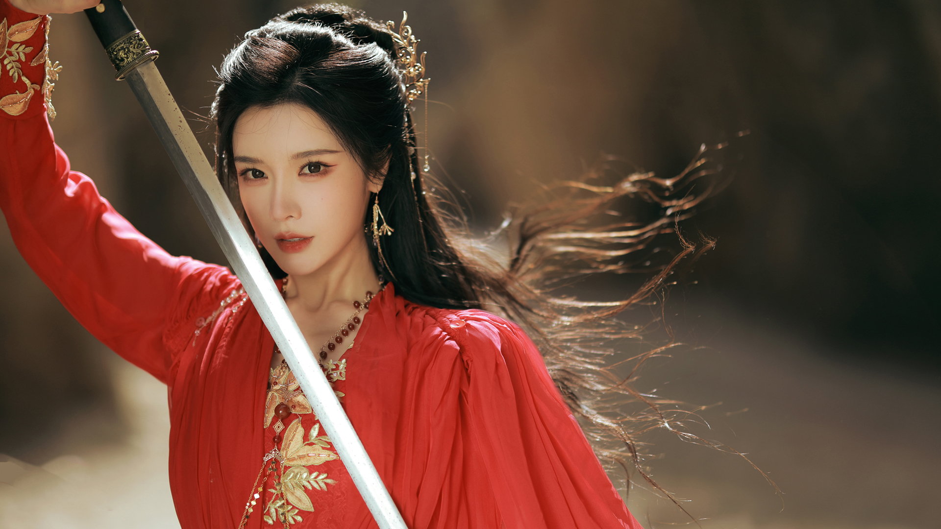 ['古风武侠红纱长裙美女4K高清壁纸']