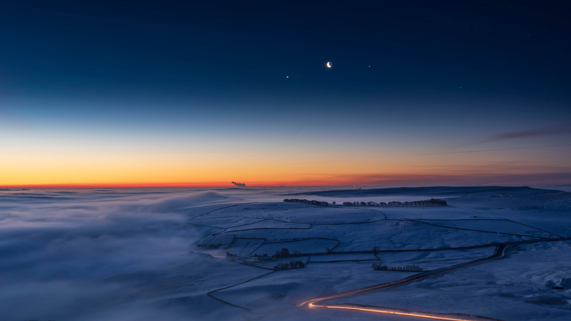 ['Win10夜空风景 2K高清壁纸 极光 星空 山水倒影']