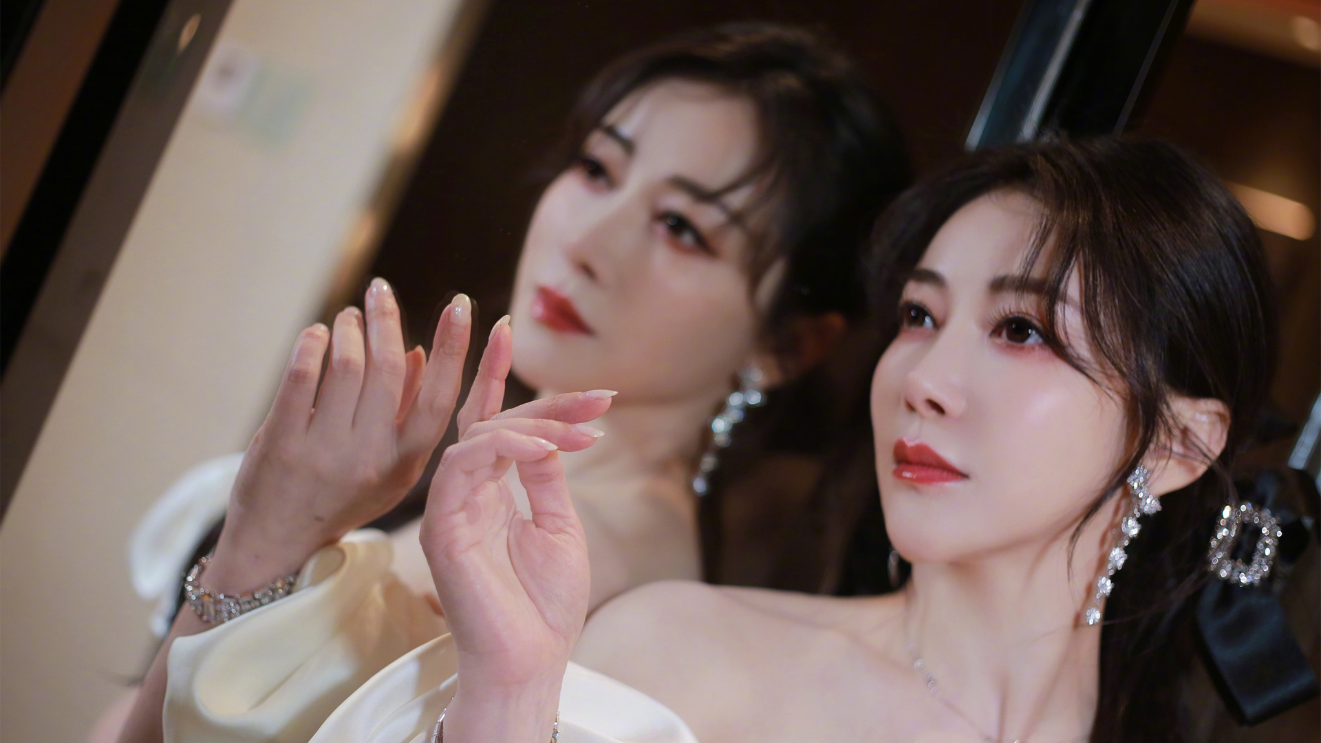 ['陈紫函 壁纸 高清 古装 性感优雅 5K 写真 红毯 女神 电脑手机']
