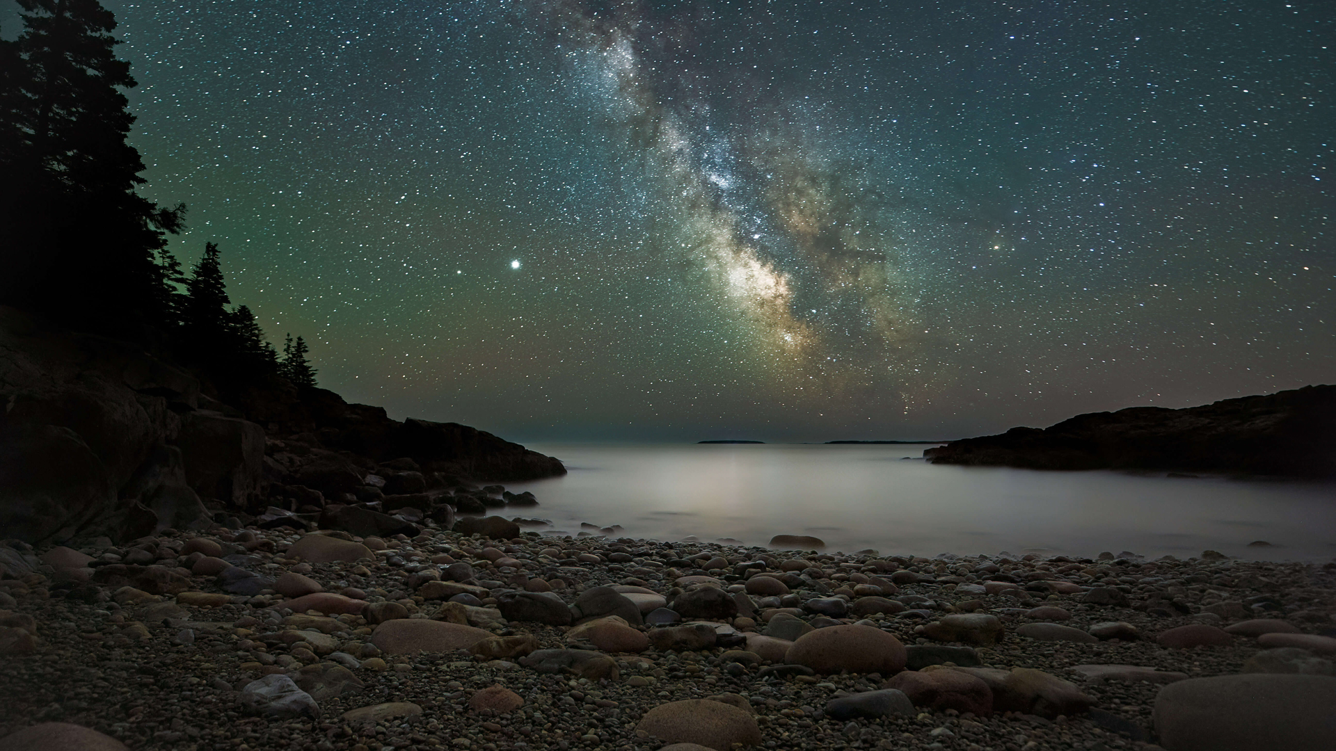 ['夜晚海滩星空风景电脑壁纸']