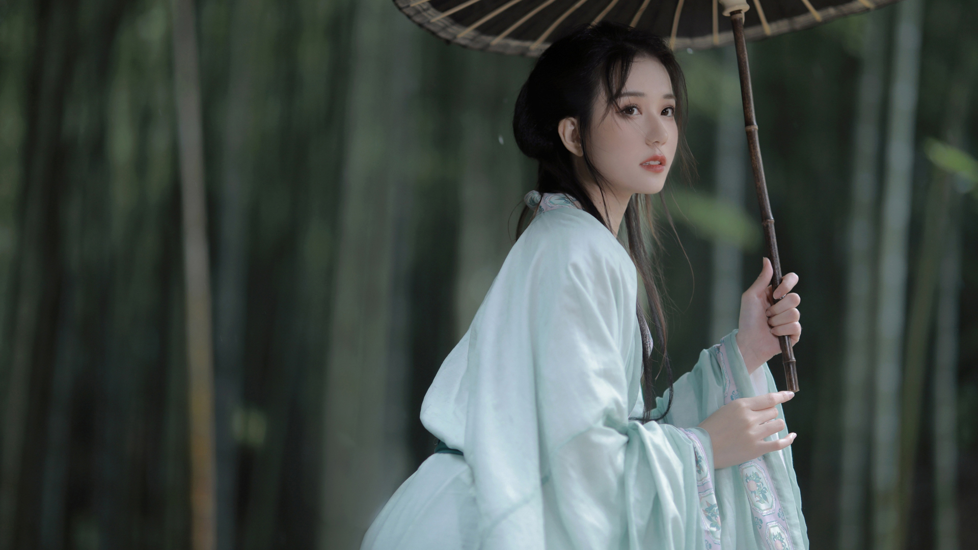 ['古装美女 油纸伞 仙气 唯美壁纸']