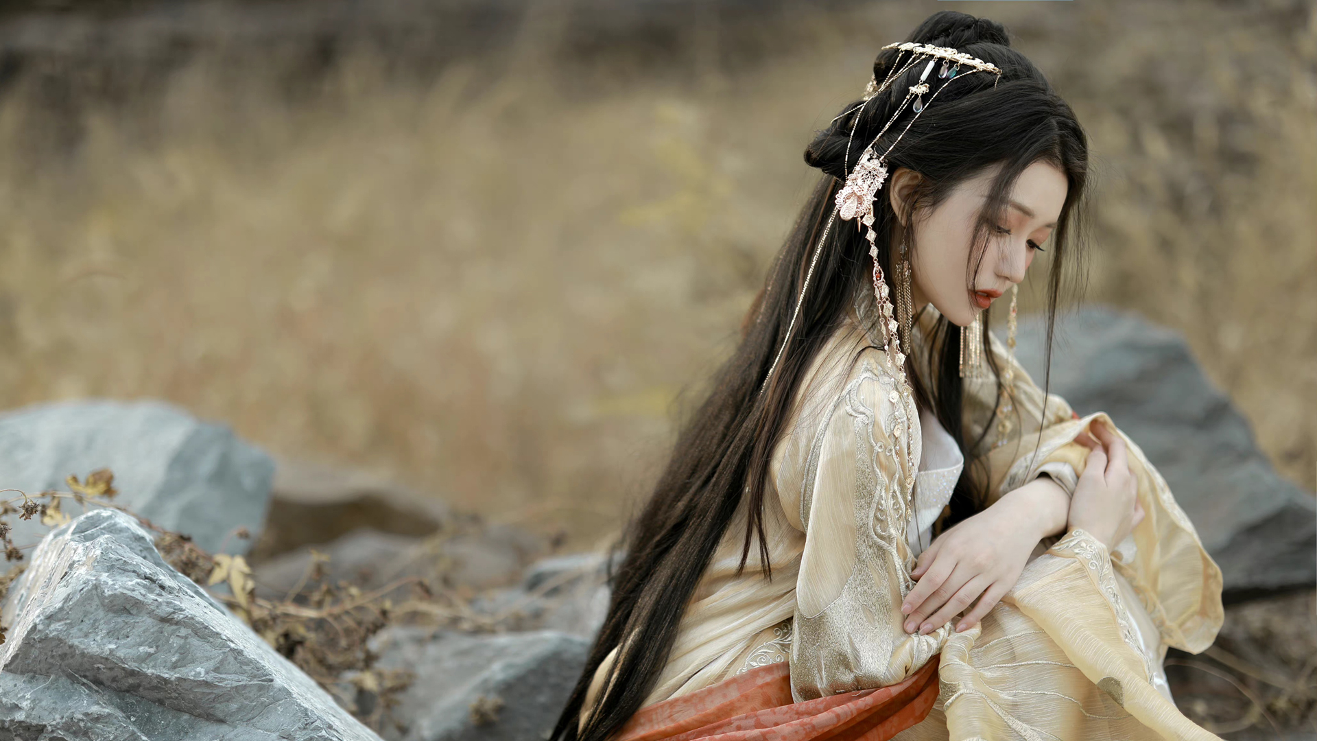 ['古风美女 长发 头饰 侧脸 壁纸 高清 仙气侧颜']