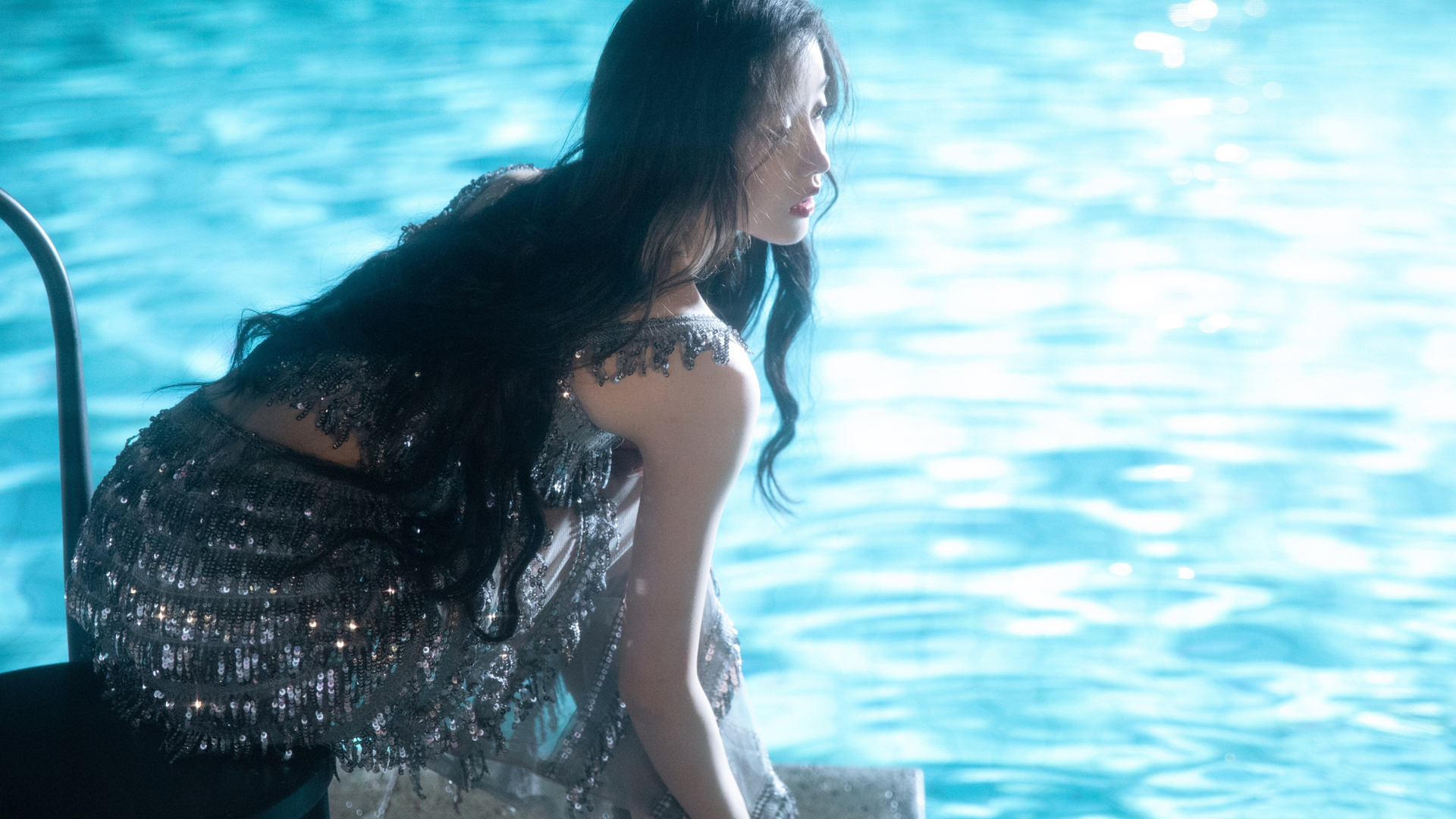 ['姜贞羽 泳池 美女 壁纸 高清 电脑桌面']