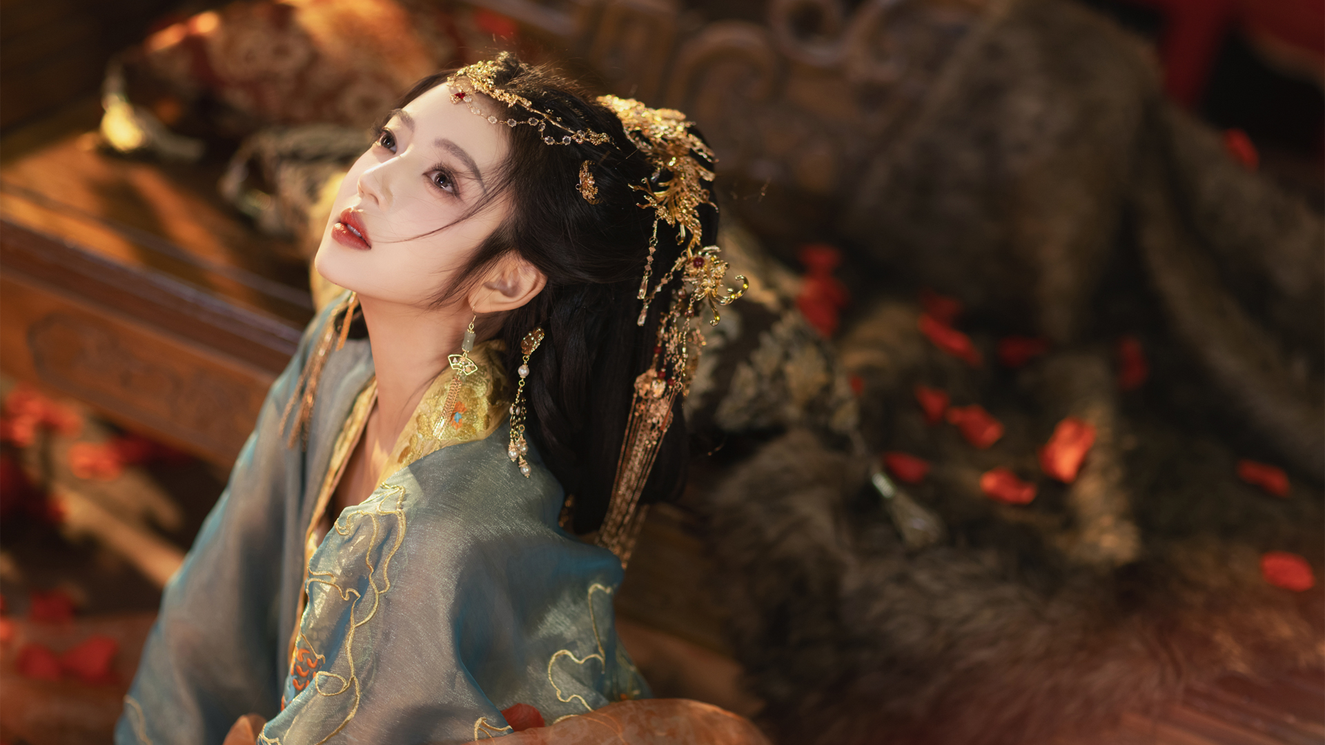 ['何瑞贤 古风美女 清宫造型 4K高清 电脑壁纸']