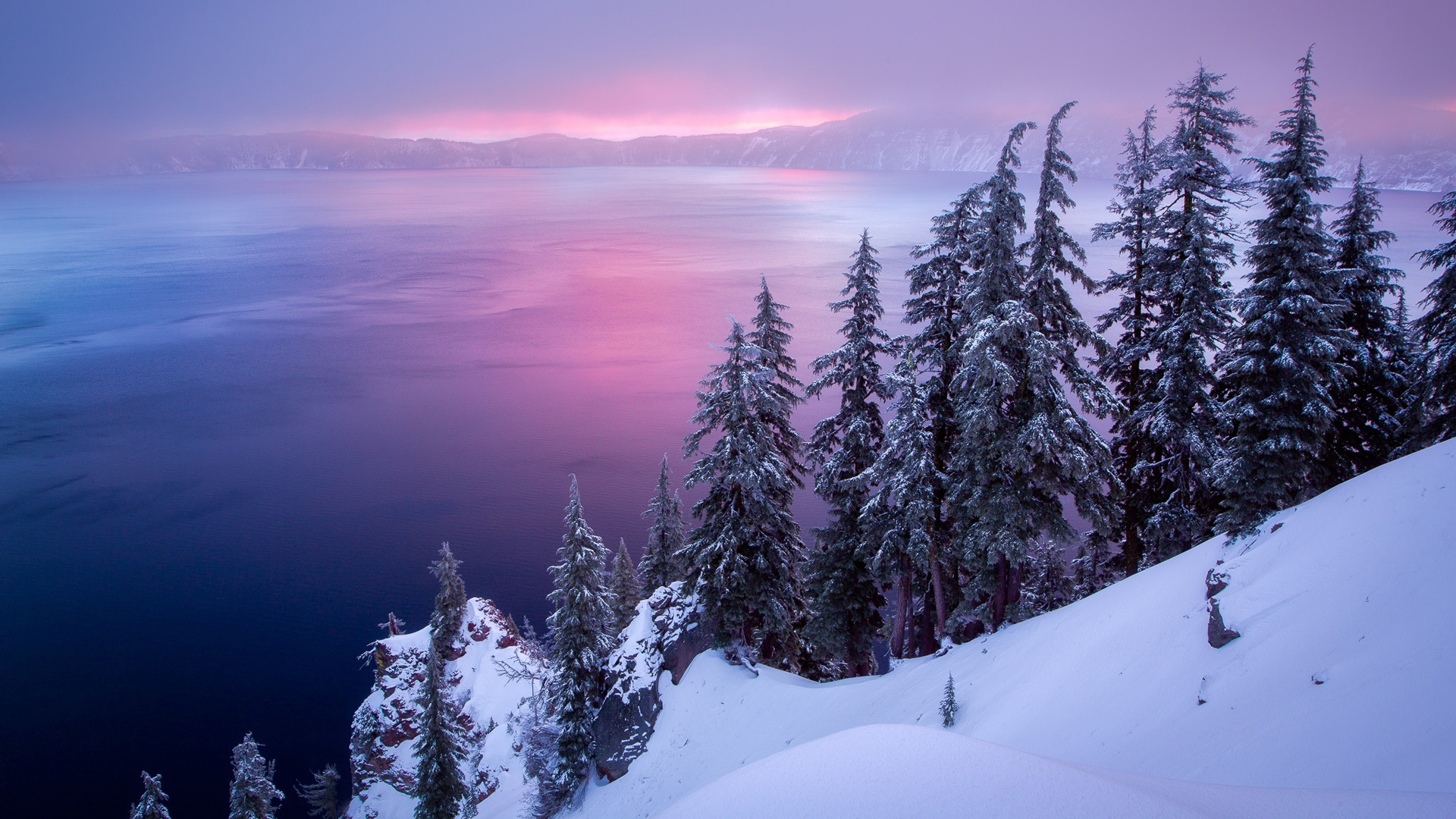 ['高清 湖 雪山 树林 冬日雪景 自然风光 桌面壁纸']