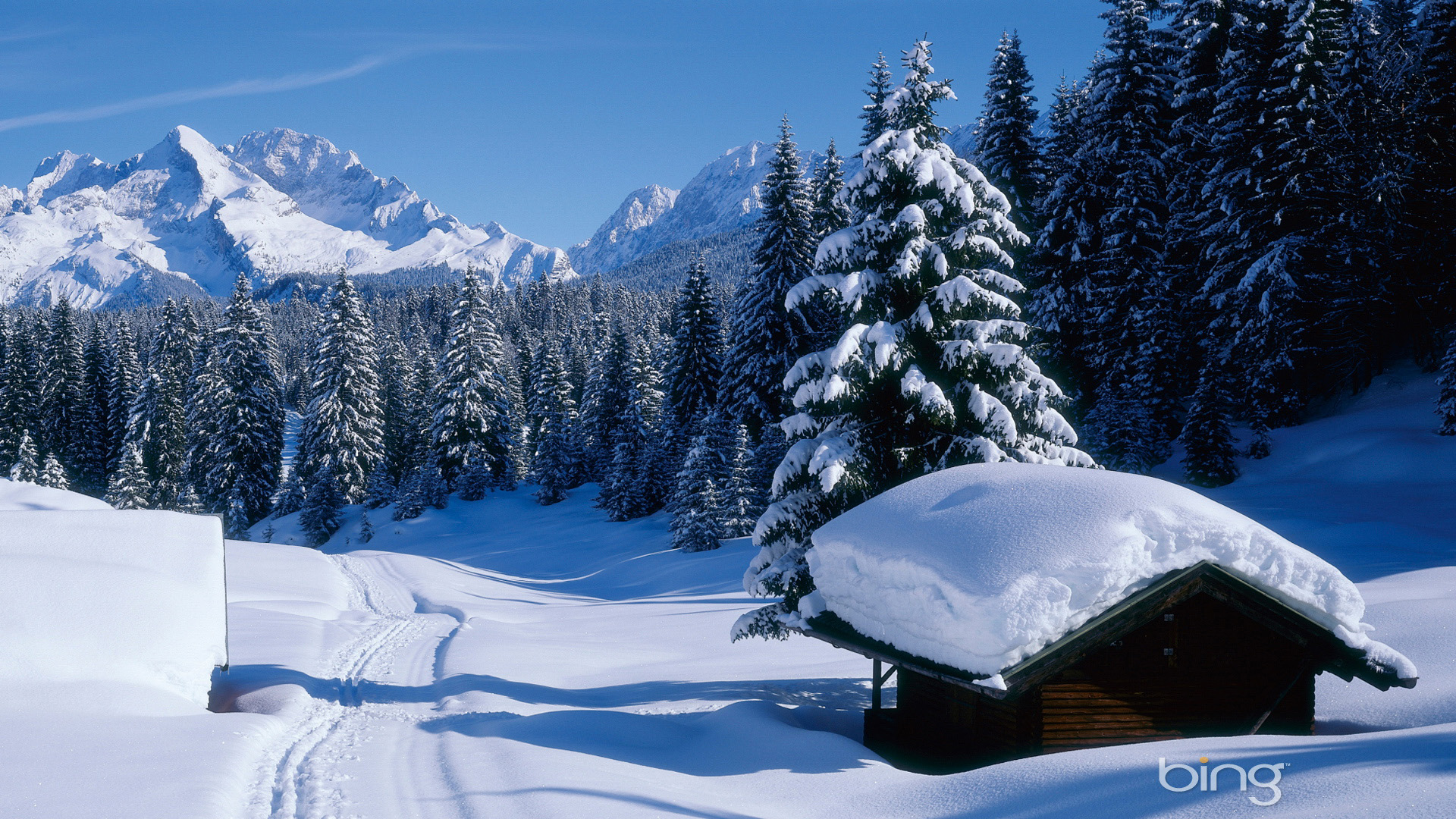 ['冬季雪景 山景 小木屋 树林 风景壁纸']