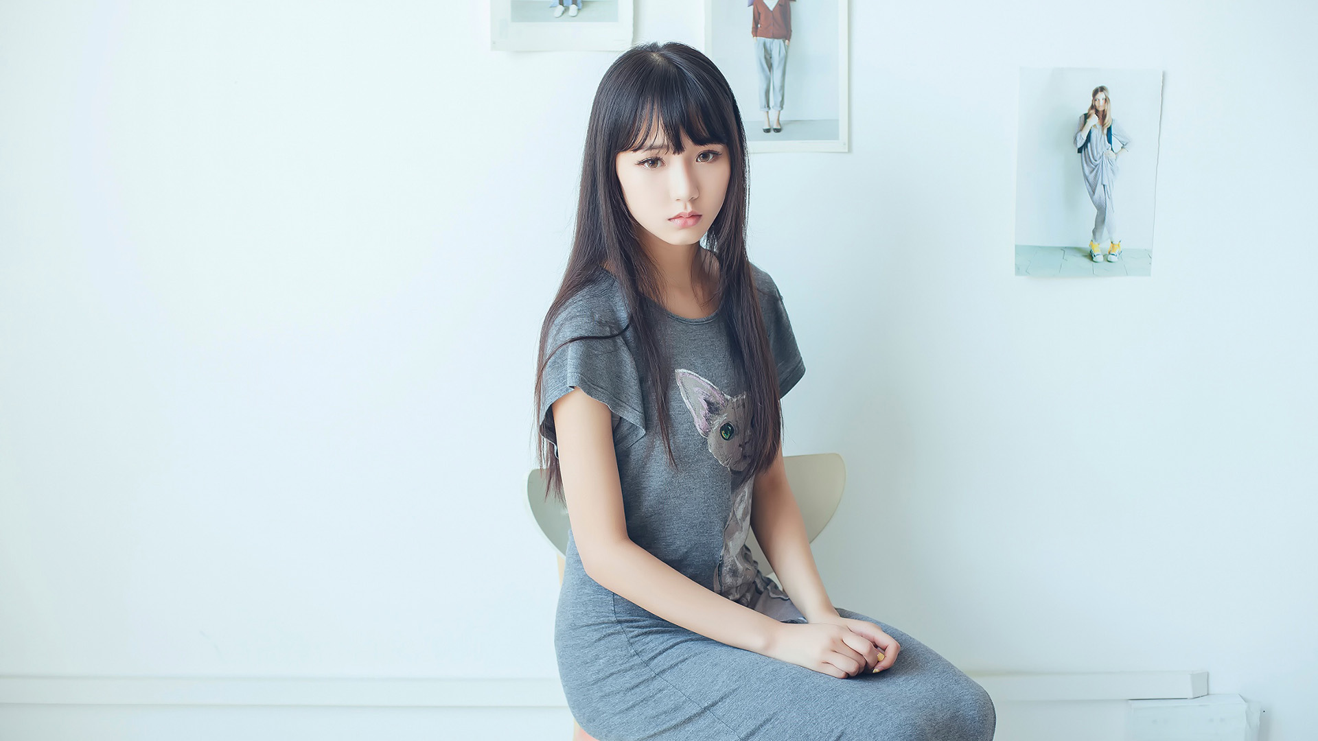 ['文静女孩 静坐心情 唯美景美女电脑壁纸 清新自然壁纸']