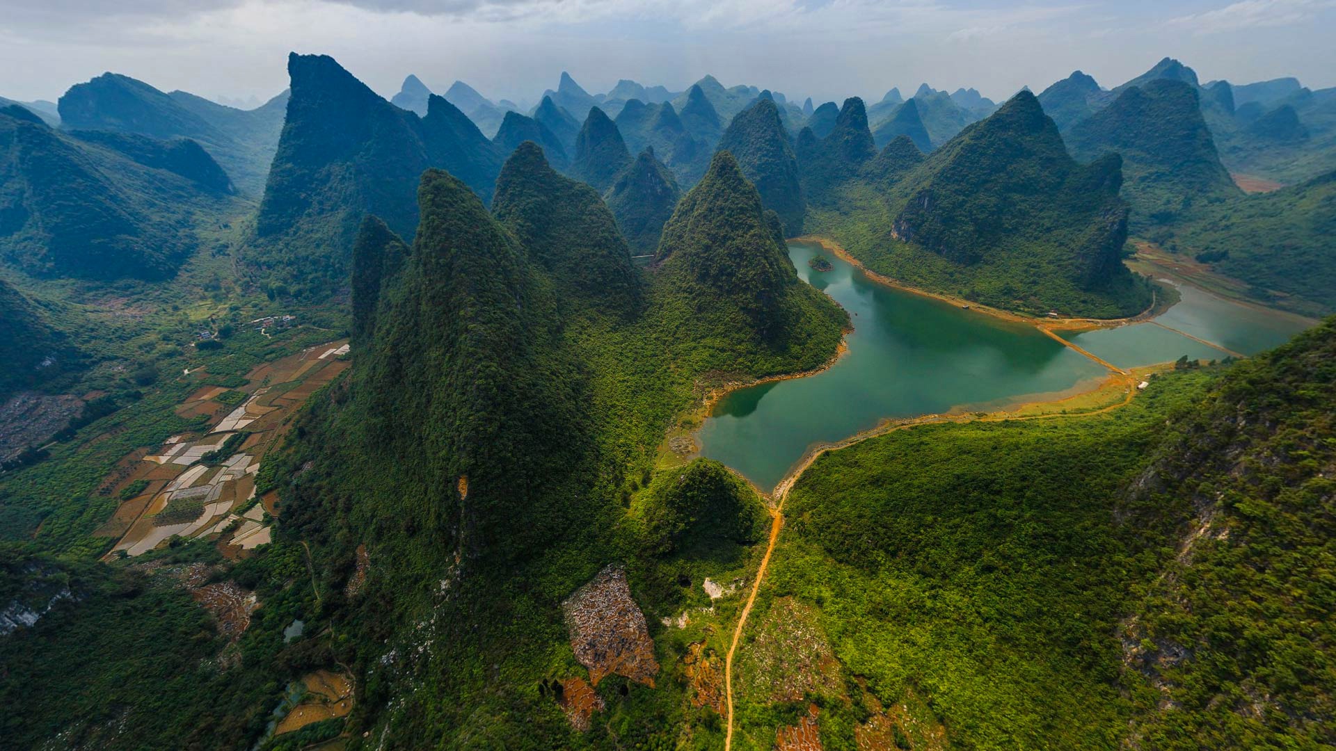 ['桂林漓江山水风景高清桌面壁纸4K']