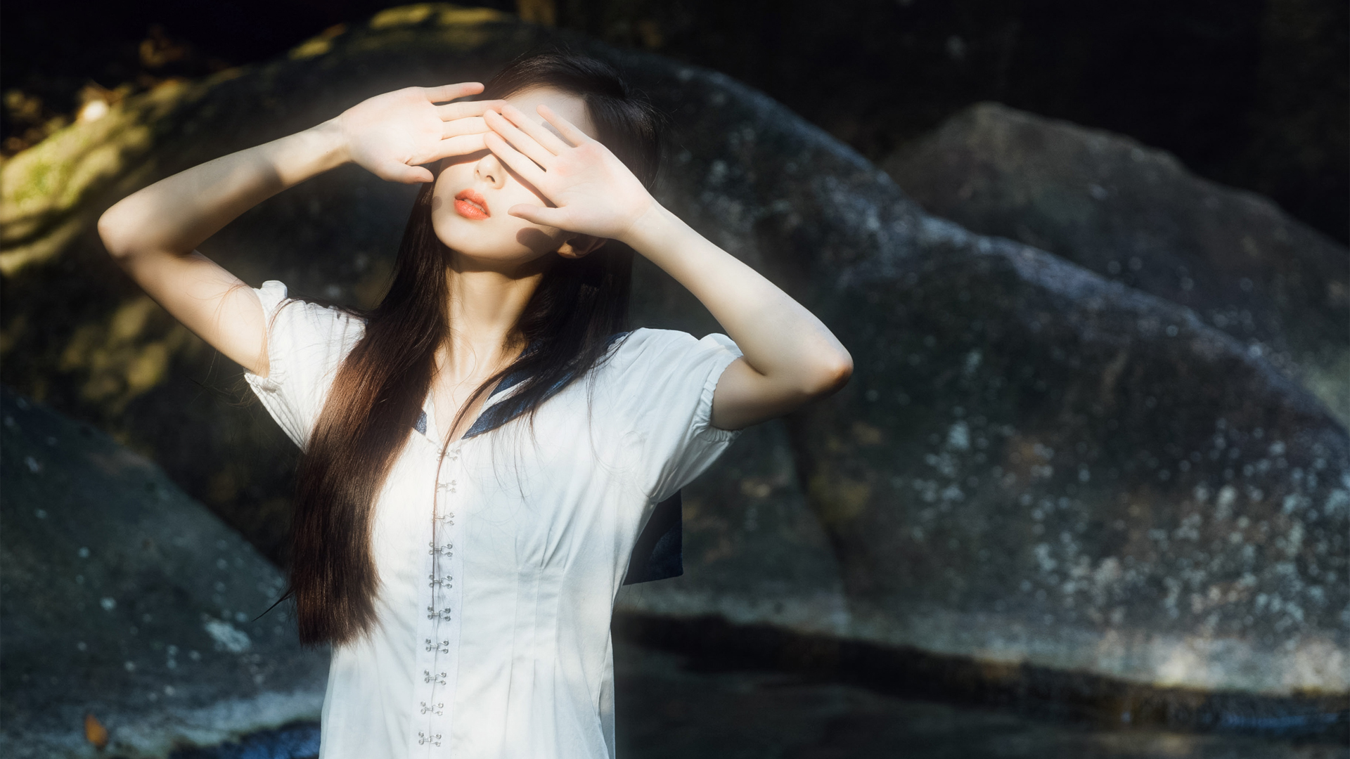 ['双手遮眼 美女 唯美 高清壁纸']