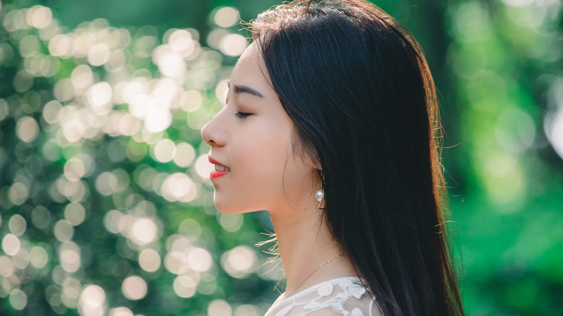 ['森系长发清纯美女2K高清桌面壁纸']
