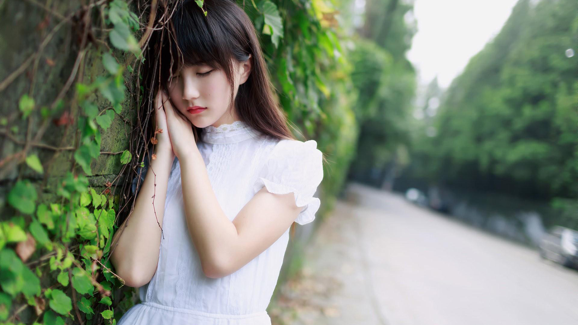 ['清纯美女壁纸 知性自然唯美白图高清下载']