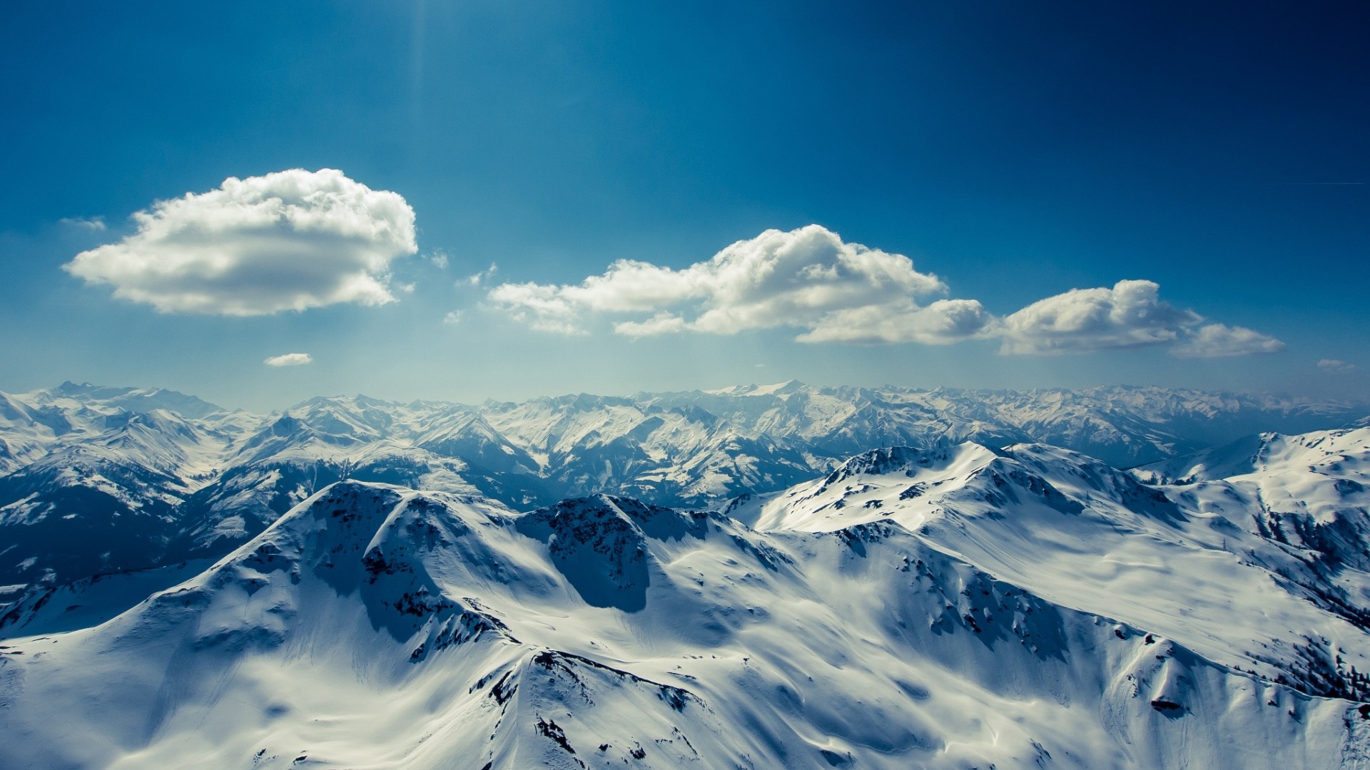 ['山景 地平线 云层 天空 自然风景壁纸']