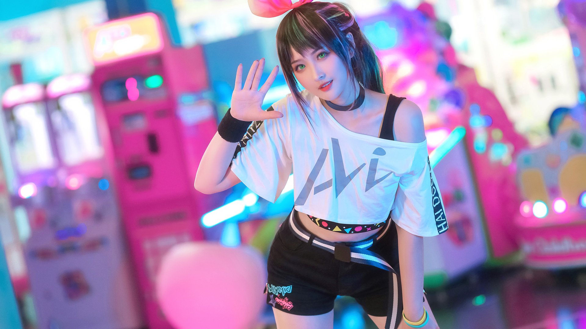 ['科幻少女 动漫壁纸 可爱女孩 绿色眼睛 时尚']