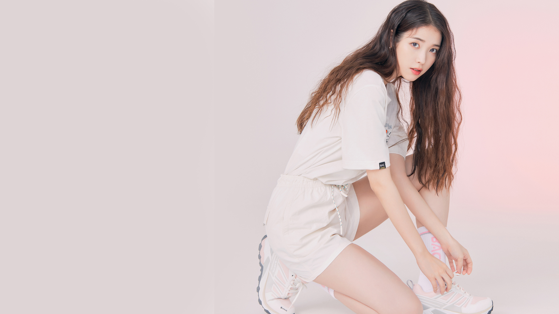 ['李知恩 IU 高清 4K 电脑壁纸 韩国女solo 壁纸推荐']
