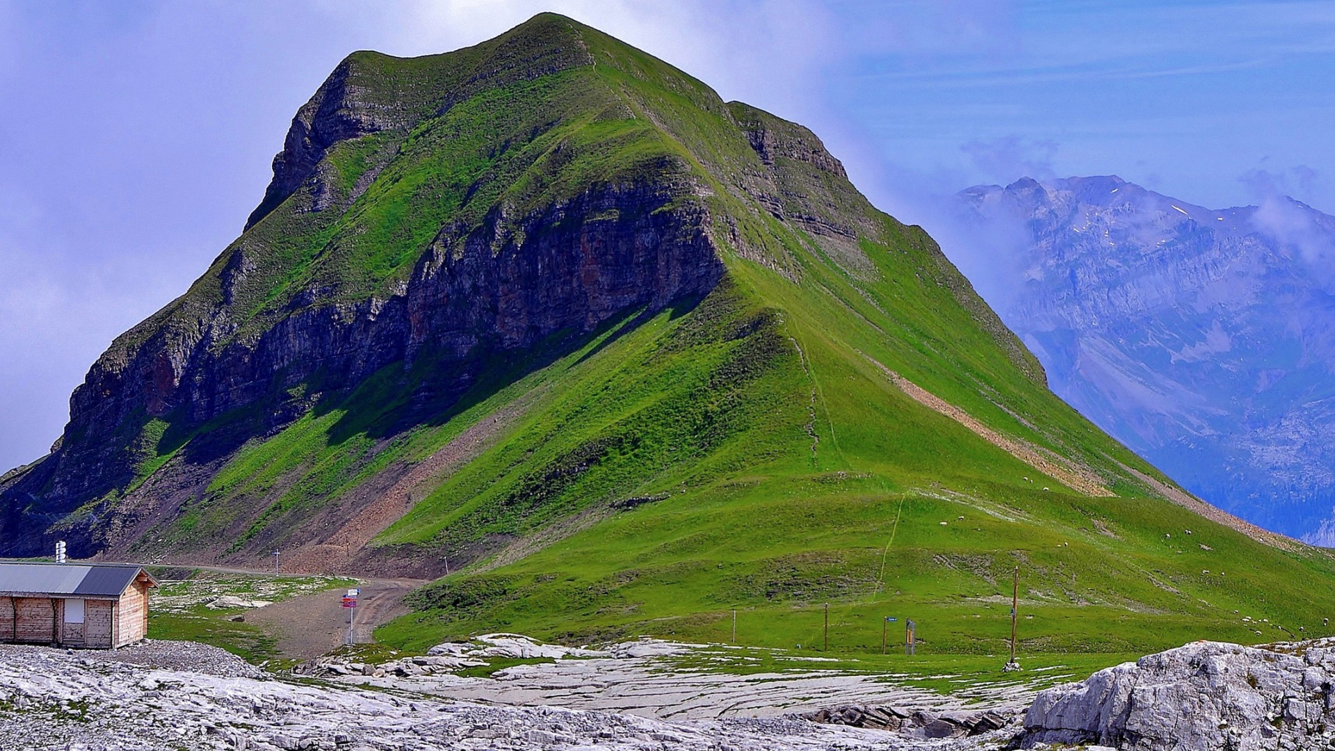 ['法国上萨瓦省 阿尔卑斯山 杜费里峡谷 庄园风光 高清自然风景壁纸']