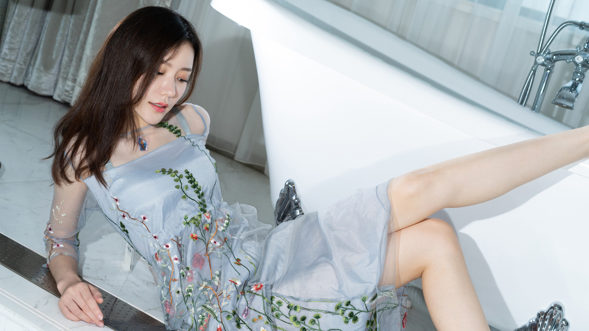 ['克拉女神 江琴 美女壁纸 高清 4K 手机电脑壁纸']