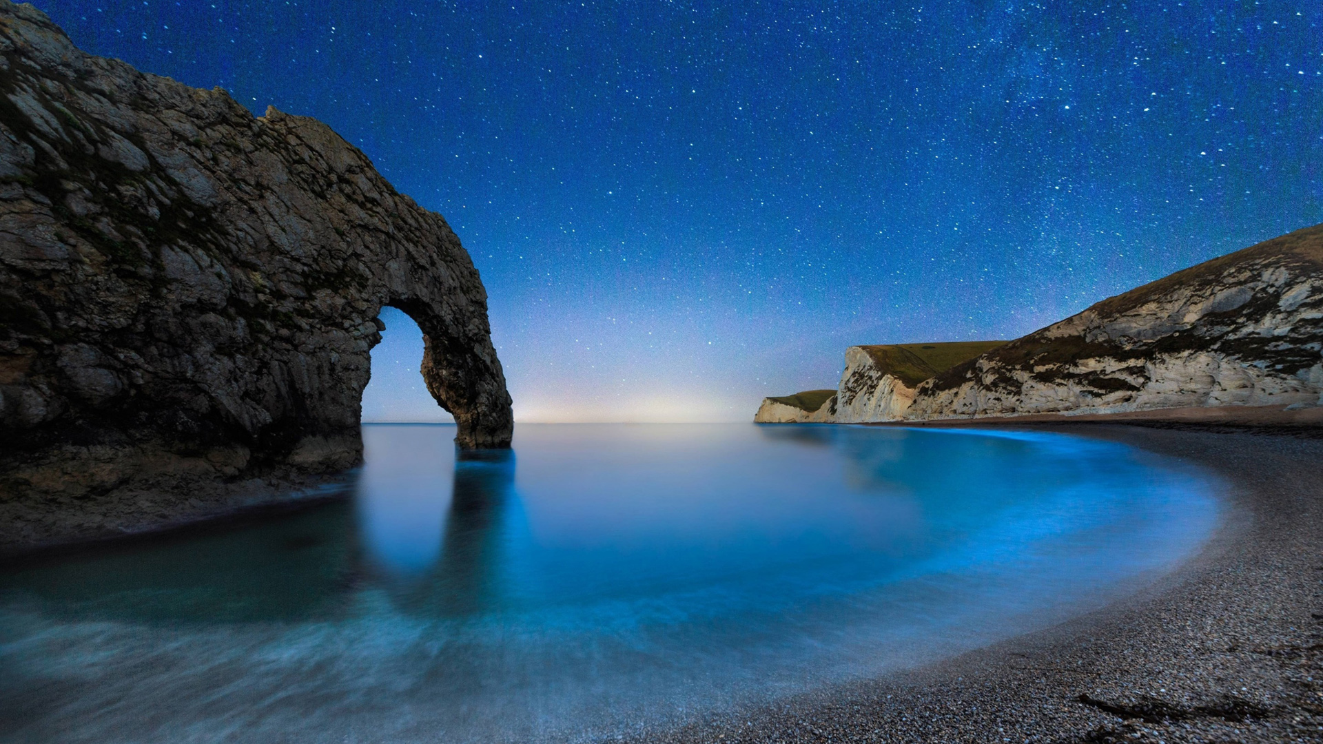 ['唯美海滩星空夜景高清桌面壁纸']